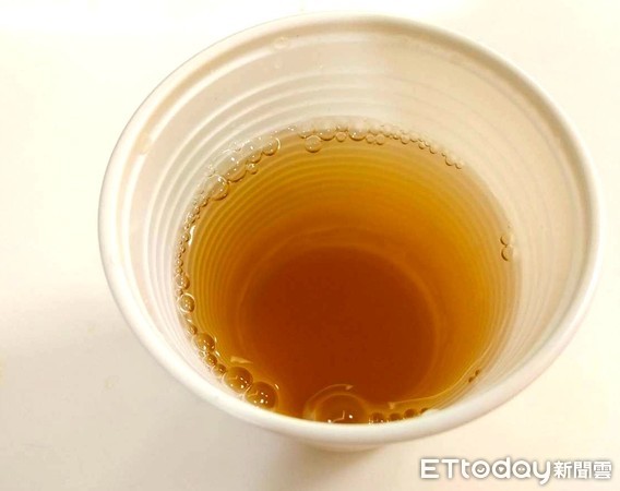 ▲▼尿,茶,水,喝水。(圖/安南醫院提供)