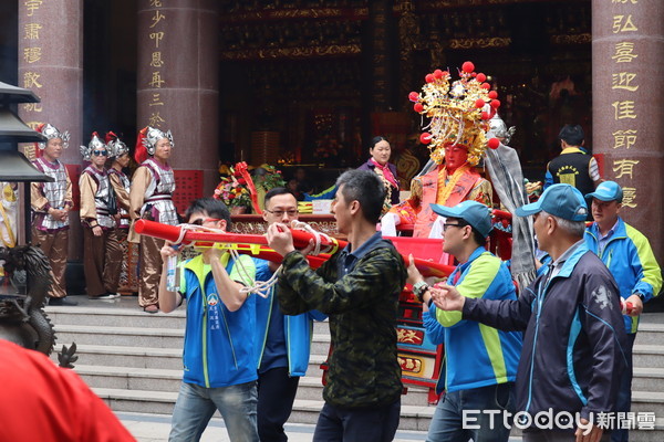 ▲金門縣長楊鎮浯參拜廈門閩南朝天宮媽祖廟。（圖／記者蔡紹堅攝）