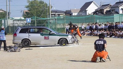 日本交安課程「重現車禍」真出意外　特技演員當全校學生面被輾斃