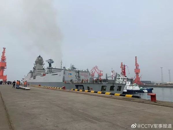 ▲印度加爾各答號導彈驅逐艦駛入青島港。（圖／翻攝自微博CCTV軍事報導）