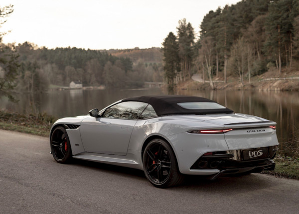 ▲▼Aston Martin正式推出DBS Superleggera Volante雙門敞蓬跑車。（圖／翻攝自Aston Martin）