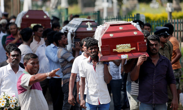 ▲▼斯里蘭卡爆炸,葬禮。（圖／路透）