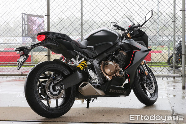 ▲HONDA紅黃牌跑車重機齊進化！CRB650R／CBR500R賽道試駕。（圖／記者張慶輝攝）