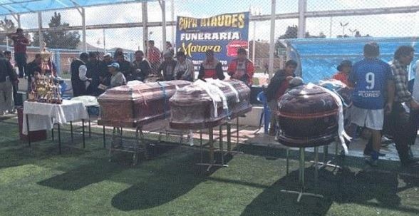 ▲▼祕魯足球賽前三名可得到棺材。（圖／翻攝自Twitter／@depesoyuc）