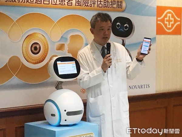 ▲糖尿病衛教機器進駐長庚眼科。(圖/記者嚴云岑攝)