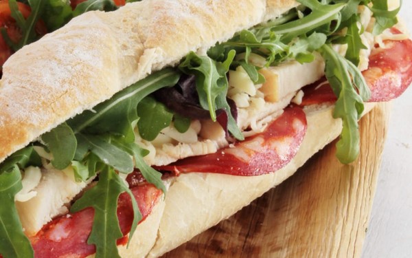 ▲▼減脂工作餐潛艇堡篇。(圖/營養師帶你吃外食提供)