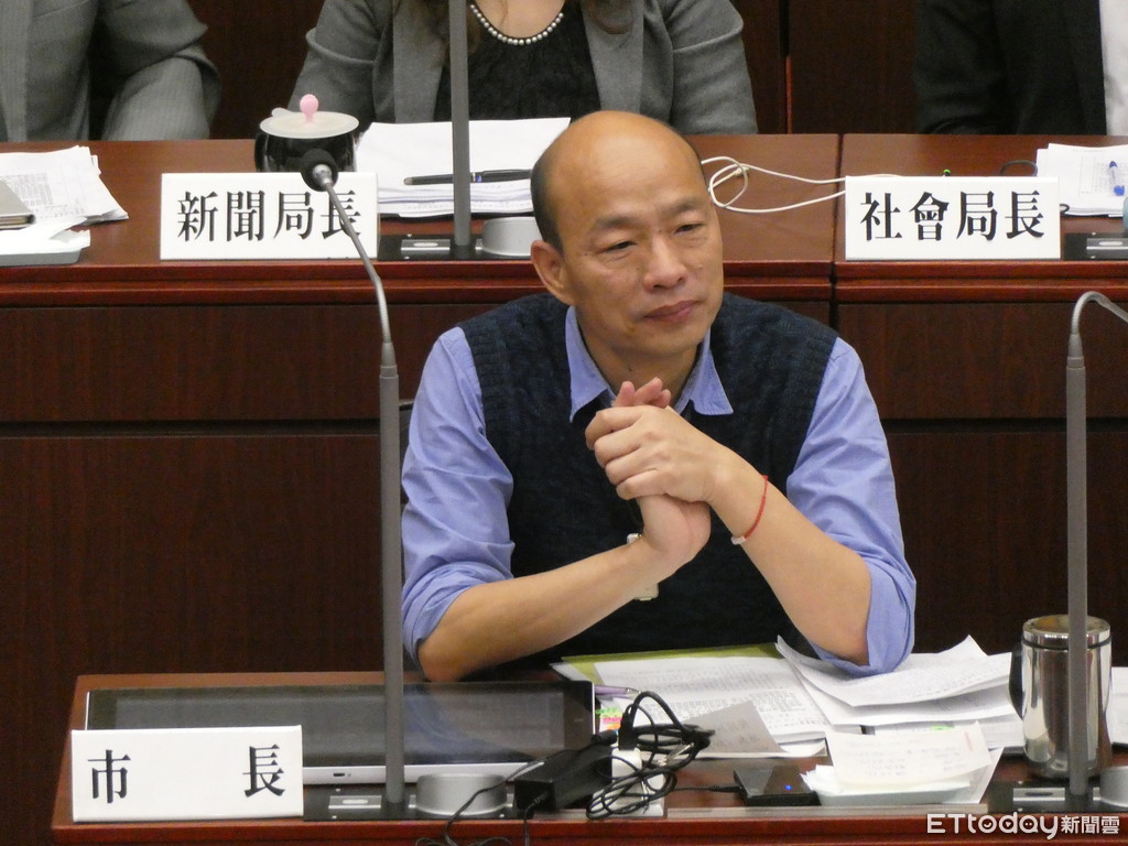 ▲高雄市議會黃捷質詢，市長韓國瑜坐冷板凳。（圖／記者賴君欣攝）
