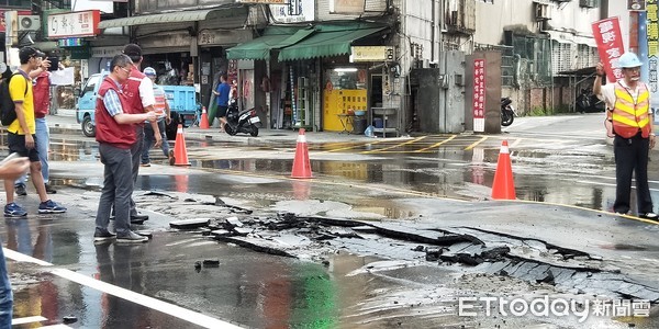 ▲▼從地心竄出。（圖／記者陳雕文攝）