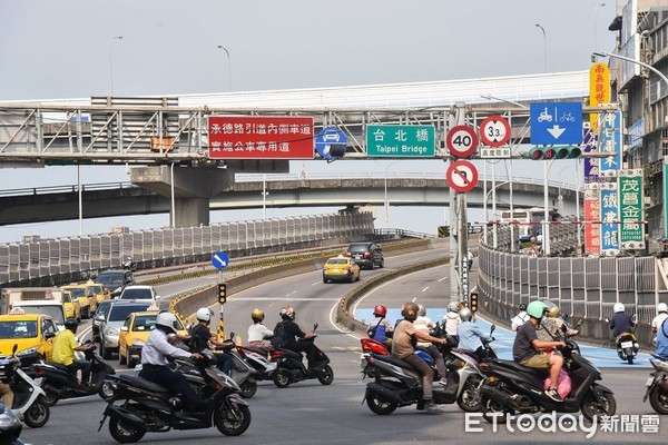 ▲▼機車族，禁行機車，騎士，開單。（圖／資料照）