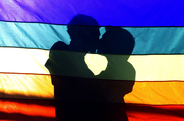 ▲同志，同性戀，親吻，男男，彩虹，婚姻平權，同性婚姻，巴西，同志大遊行。（圖／路透社）