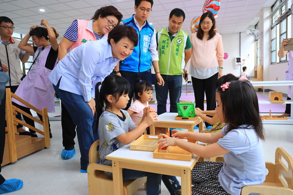 ▲盧秀燕表示未來將增設更多公托公幼，照顧更多嬰幼兒。（圖／台中市政府提供）