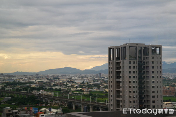 ▲▼台中市區五期七期豪宅大樓林立。（圖／記者呂佳賢攝）