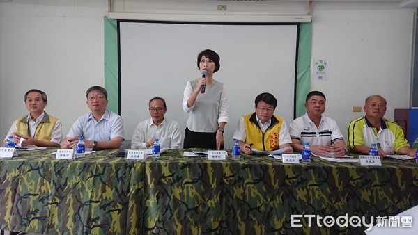 ▲立委陳亭妃在台南市黑面琵鷺生態展示館召開公聽會,邀請官員與當地農漁民及公民團體代表面對面溝通、解決問題。(圖/記者林悅翻攝,下同)