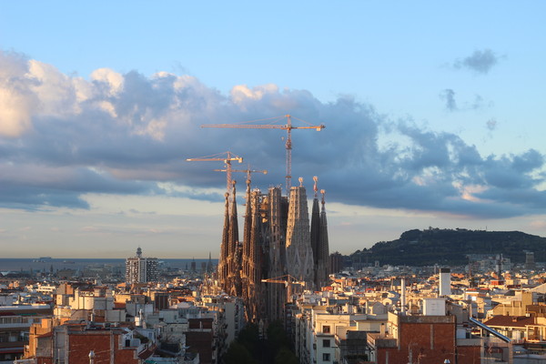 ▲▼西班牙巴塞隆納聖家堂。（圖／翻攝自Sagrada Família官網）