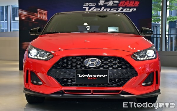 紛擾世道，我需要一台3門酷跑　Hyundai Veloster「115.9萬元」起在台現身（圖／記者游鎧丞攝）