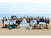 ▲Dewi簡廷芮淨灘跑步做公益　揮香汗力挺adidas為海開跑。（圖／adidas提供）