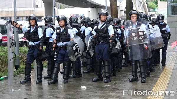 ▲▼香港反送中，街道空警、警備。（圖／記者吳奕靖攝）