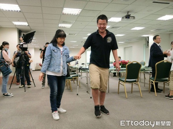 ▲癱瘓水電技師張淵勝。(圖/記者嚴云岑攝)