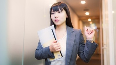 幫講話還要被嘴！同事戲精上身「你們都想害我」　她無奈：上班像在修行