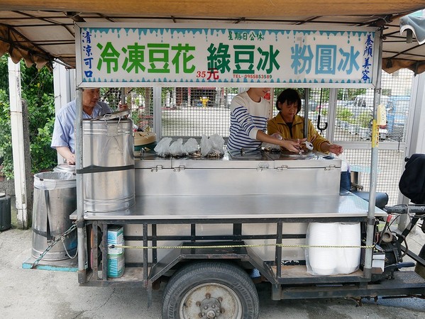 ▲▼橋下阿泰豆花。（圖／Viviyu旅遊美食世界提供）