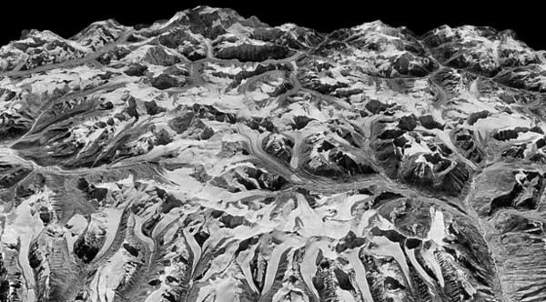 ▲科學家公布40年前喜馬拉雅冰川的衛星圖。（圖／翻攝自Josh Maurer）