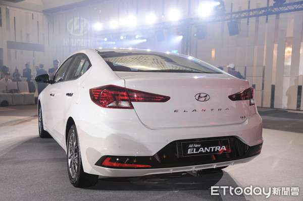 ▲現代Elantra、Elantra Sport 4門房車即日上市，建議售價自64.9、81.9萬元起。（圖／記者林鼎智攝）