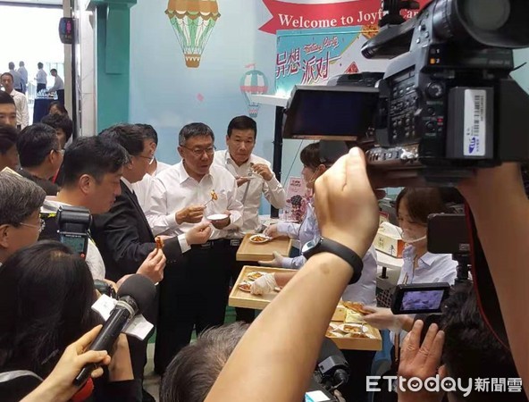 ▲▼台北市長柯文哲參訪南僑食品金山工廠。（圖／記者陳政錄攝）
