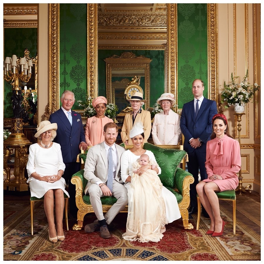 ▲▼哈利王子（Prince Harry）與妻子梅根（Meghan Markle）兒子亞契受洗，第一張正面彩色照曝光。（圖／翻攝自IG）