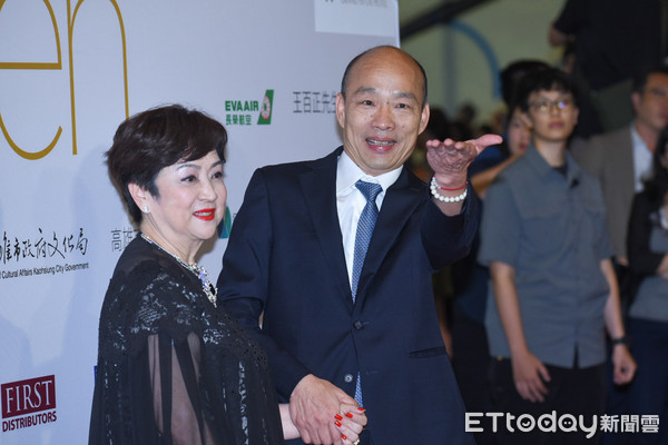 ▲甄珍高雄影展群星會，與高雄市長韓國瑜走紅毯。（圖／記者林敬旻攝）