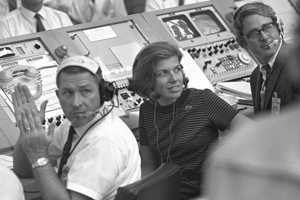 ▲▼航空工程師喬安‧摩根（JoAnn Morgan），她是阿波蘿11號登月時，發射控制中心內唯一女性。（圖／NASA）