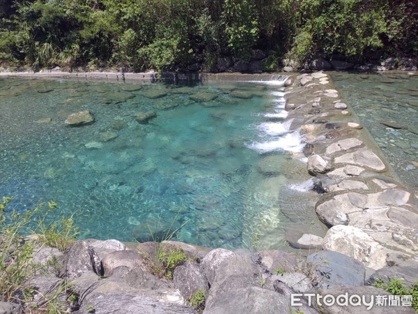 ▲▼花蓮「溯溪聖地」沙婆礑溪傳溺水　2國小學童命危搶救中。（圖／記者蕭可正翻攝）