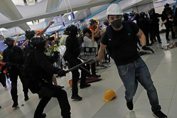 ▲▼2019/07/27，香港元朗警民衝突。（圖／路透）