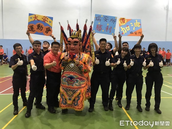 ▲大安警推多元化常訓。(圖/記者張君豪翻攝)