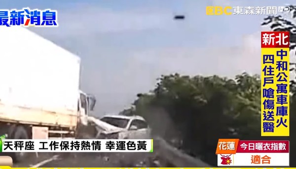 ▲外國人駕駛車輛急切路肩躲過一劫。(圖/東森新聞)