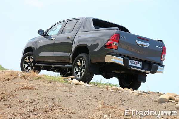 ▲TOYOTA HiLux「超‧軍規皮卡車」試駕　開到世界末日也不怕。（圖／記者張慶輝攝）