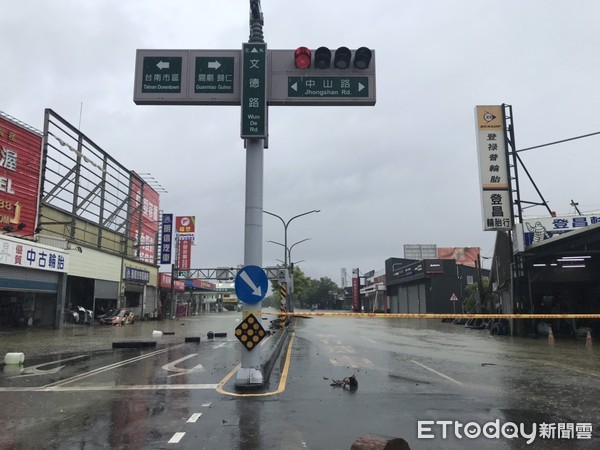 ▲因0813豪雨影響，截至8月13日下午1時許，台南市有10區道路橋梁閉情。（圖／記者林悅翻攝，下同）