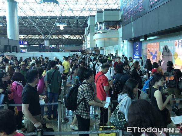 ▲受到香港國際機場12日無預警關閉影響，桃機13日飛往香港班機還是受影響。（資料照／記者沈繼昌攝） 