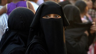 15歲加入伊斯蘭國...現在後悔了！少女求英國政府接母子回家遭拒