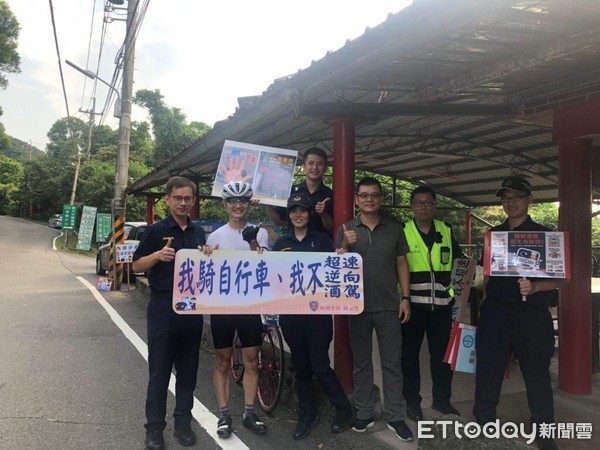 ▲▼內湖分局山區自行車交通安全宣導。（圖／記者孫于珊翻攝）