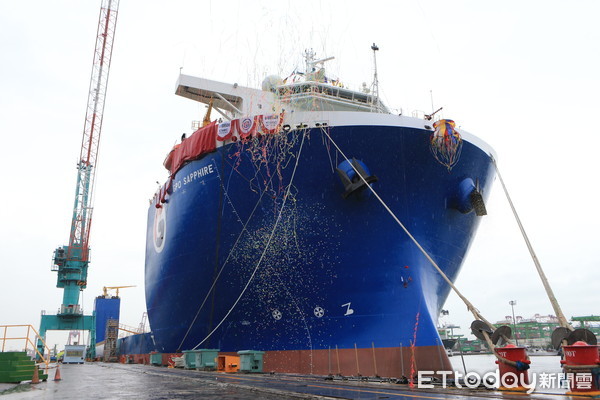 ▲台船公司今（19）日表示，其打造的65,000載重噸級潛舉式甲板重貨載運輪，上月更躍上國家地理頻道，成為新台灣之光。（圖／台船提供）