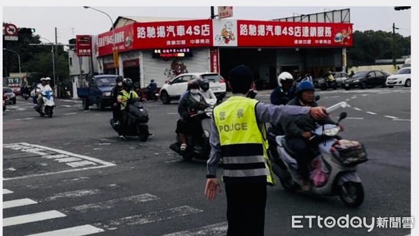 ▲台南市警局從8月1日開始，推動了加強取締闖紅燈的執法專案，每天傷亡類事故較今年上半年平均數減少10.7％，有明顯成效。（圖／記者林悅翻攝，下同）