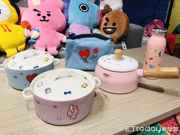 ▲HOLA X BT21居家系列。（圖／記者蔡惠如攝）