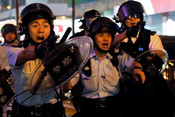 ▲▼香港,荃葵青遊行,港警。（圖／路透）