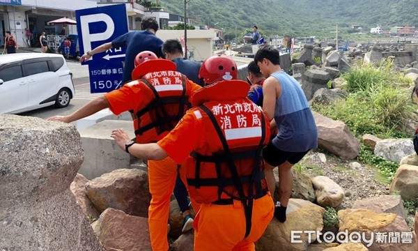 ▲ 新北龍洞灣海域浮潛疑體力不支溺水 男送醫搶救仍宣告不治。（圖／記者郭世賢翻攝）