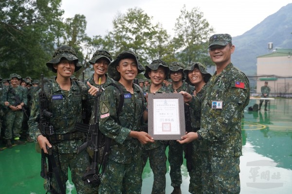 戰術任務行軍訓練定向越野競賽　考驗團隊合作精神