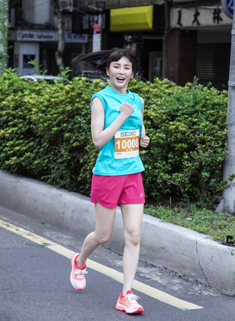 ▲2019 Seiko Super Runner城市路跑賽，舒子晨、劉璇。（圖／大漢行銷提供）