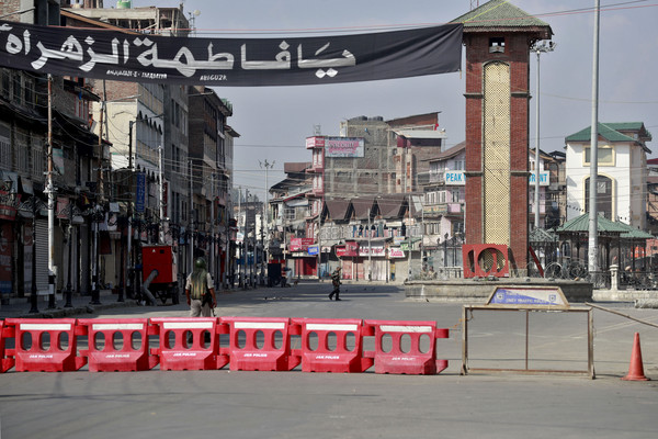 ▲▼印度在喀什米爾斯里納加爾（Srinagar）實施門禁，無法慶祝穆哈蘭姆月（Muharram）的穆斯林抗議。（圖／路透）