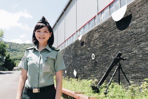 裝備化妝師展專長　塑造軍品完美優質形象