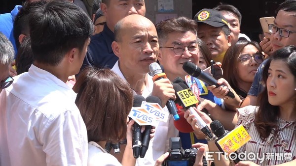 ▲▼韓國瑜參拜中區順天宮輔順將軍廟。(圖/記者張榮恩攝)