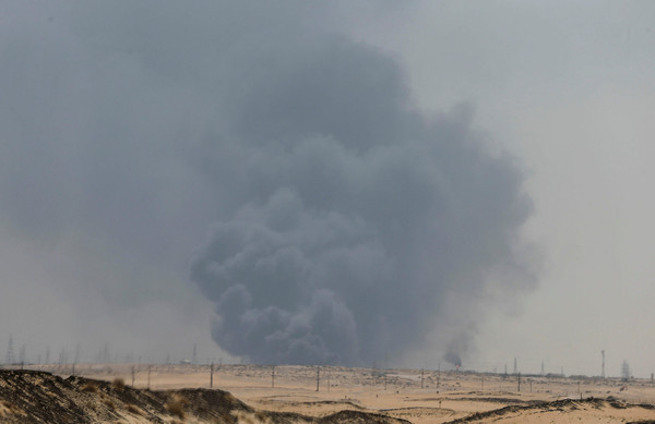 ▲▼沙烏地阿拉伯的「阿美石油公司（Saudi Aramco）」受到無人機攻擊。（圖／路透）